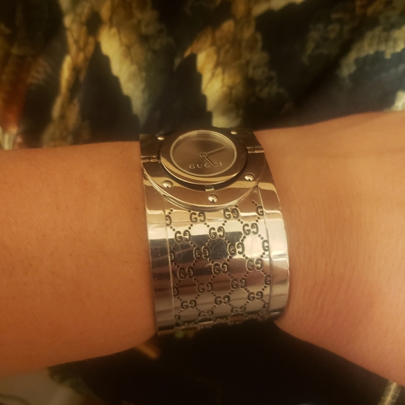 Gucci bangle watch - Picture 8 of 10